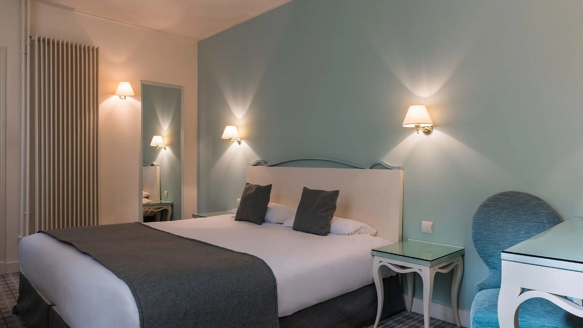 Etoile Saint Ferdinand By Happyculture Hotel 4*